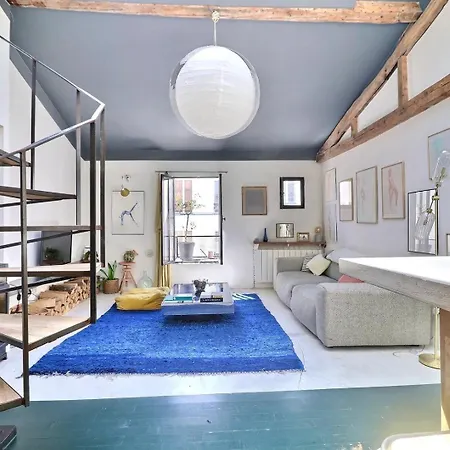 Charming Loft By Canal Saint Martin Διαμέρισμα *