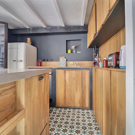 Charming Loft By Canal Saint Martin