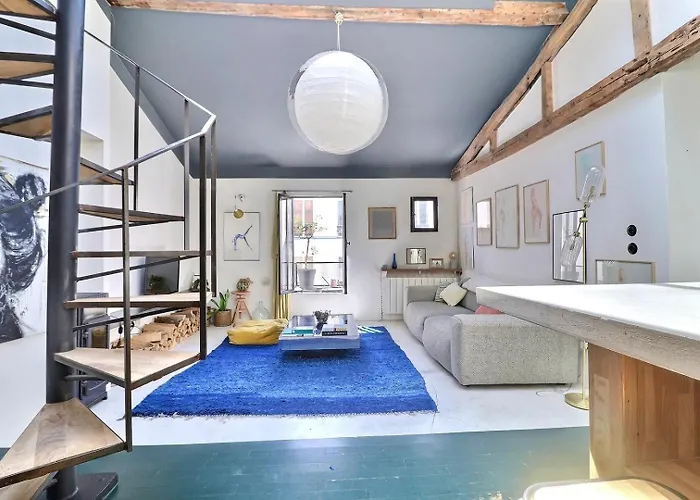 Charming Loft By Canal Saint Martin Апартаменты *