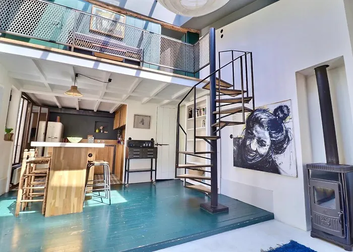 Charming Loft By Canal Saint Martin