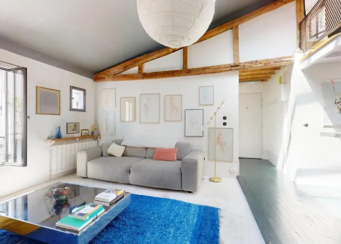 Апартаменты Charming Loft By Canal Saint Martin Париж